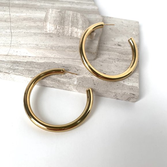 NEW~ Anthropologie Gold Tube Hoop Earrings - Picture 4 of 10